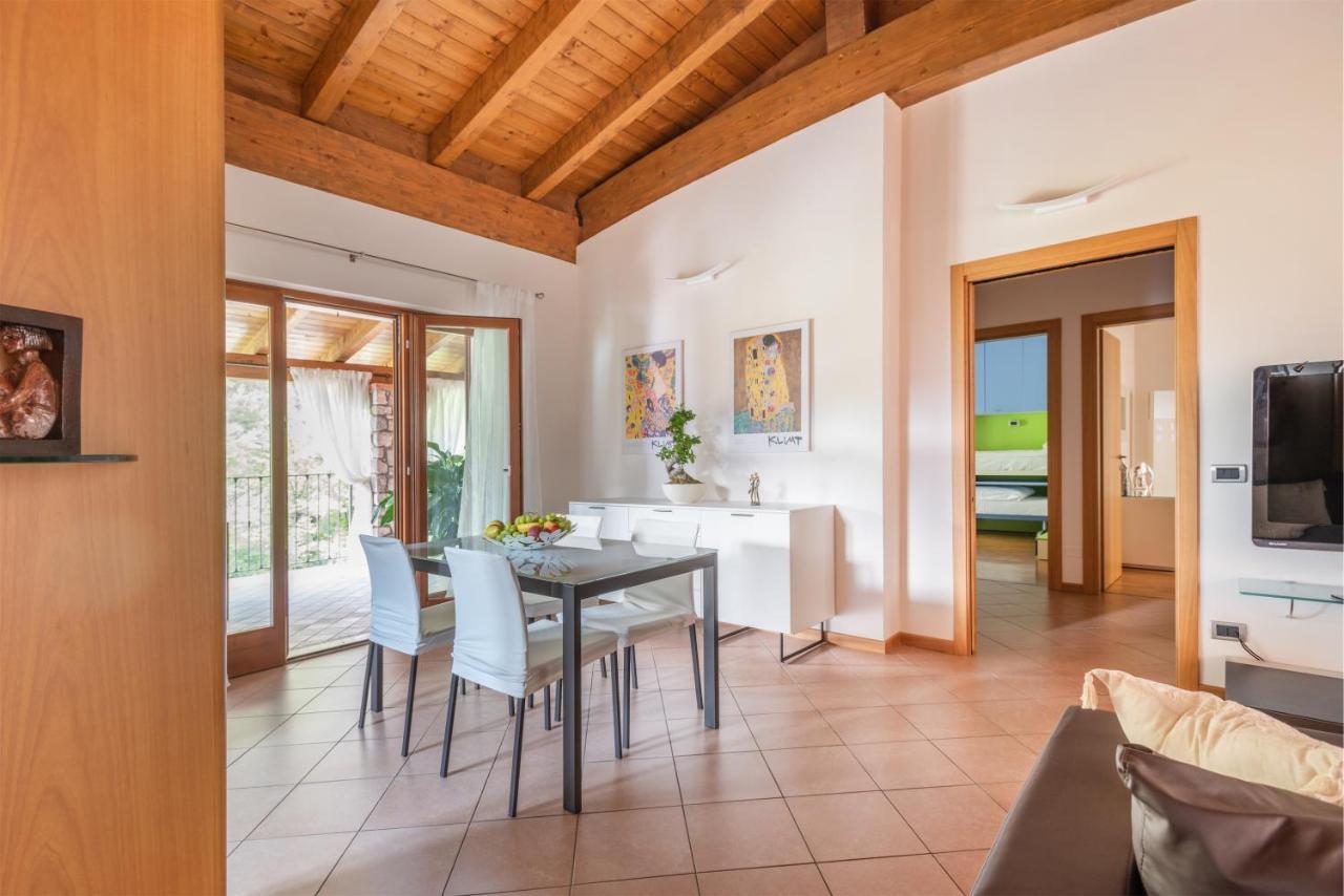 Casa Francesca Relax Apartment ลีโมเนซุลการ์ดา ภายนอก รูปภาพ