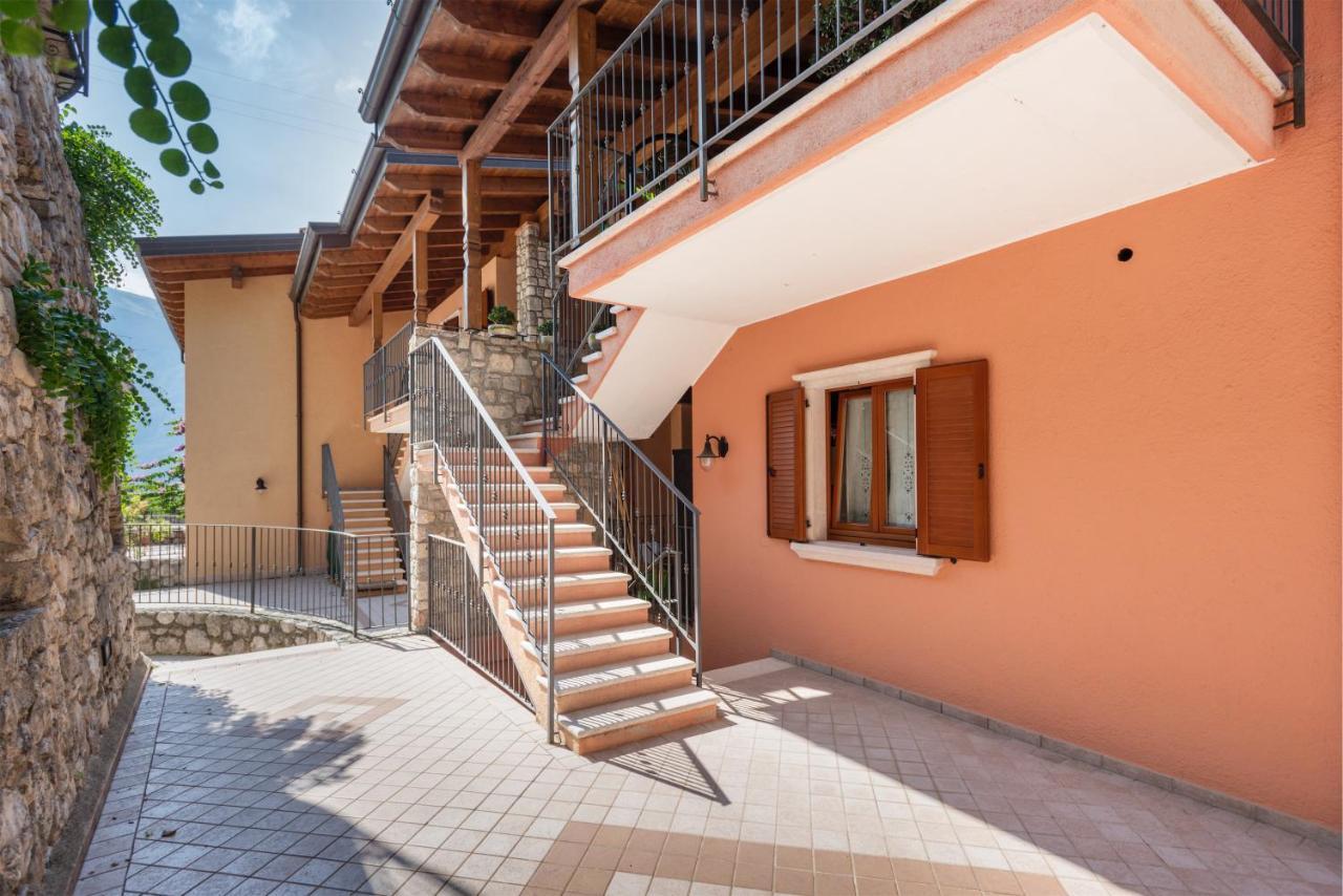 Casa Francesca Relax Apartment ลีโมเนซุลการ์ดา ภายนอก รูปภาพ